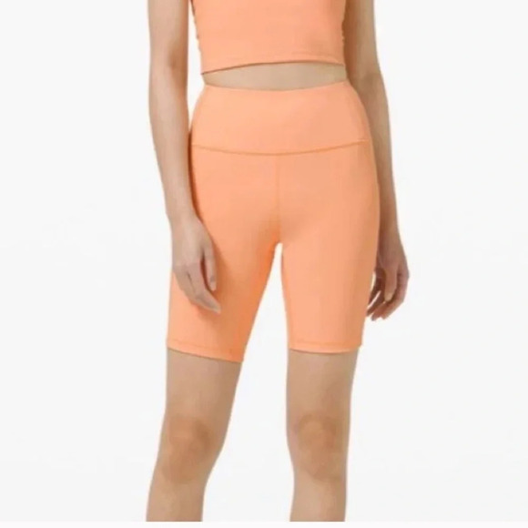 Lululemon Ribbed Contoured High-Rise Short 8"
Malibu Peach Women’s Size 4 - Picture 4 of 11